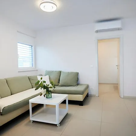 Grdelina Apartman *